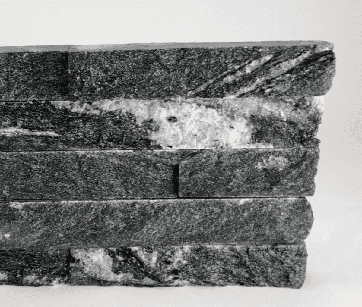 Nero Ledgestone natural end panel piece side angle