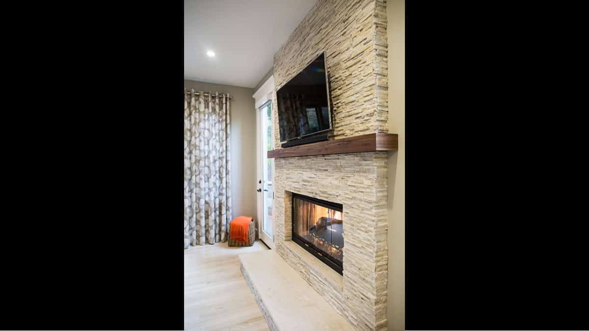 Thinstone-Sierra-Shadowstone_Fireplace3.jpg