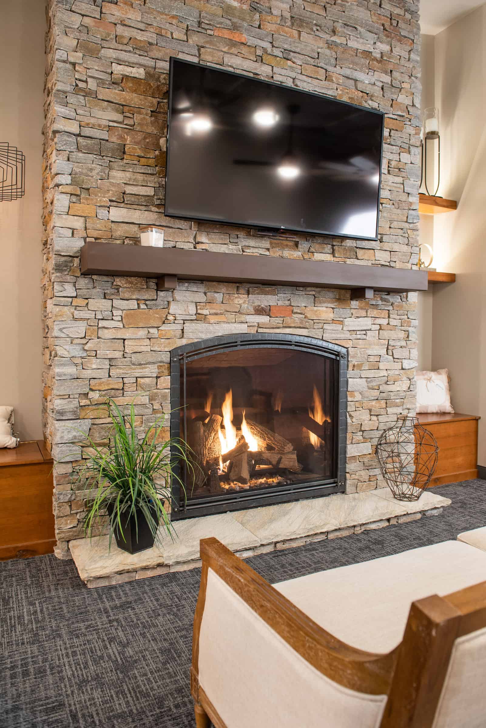 https://www.realstonesystems.com/wp-content/uploads/2022/01/Greystone-Gold-Estate-Fireplace-Haley-web.jpeg