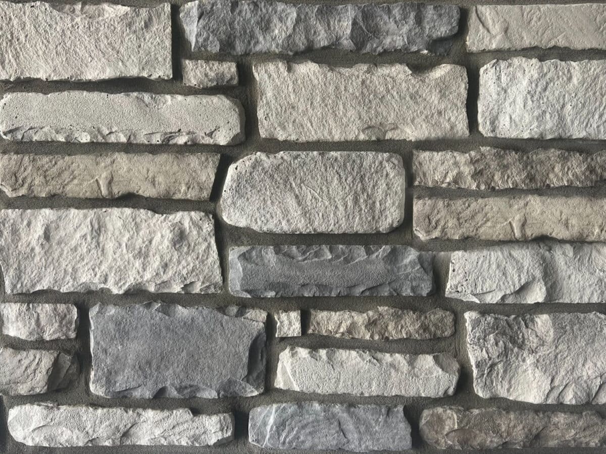 Glacial Bluff Chiseled Edge faux stone Realstone