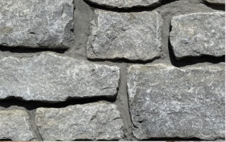 Tumbled finish loose stone limestone in shades of light grey, gold and blue-grey undertones